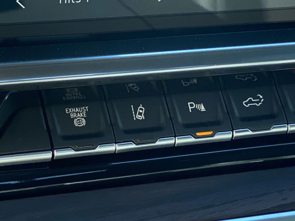 New 2026 GMC Sierra 3500 SLT w/ SLT Convenience Package image 29