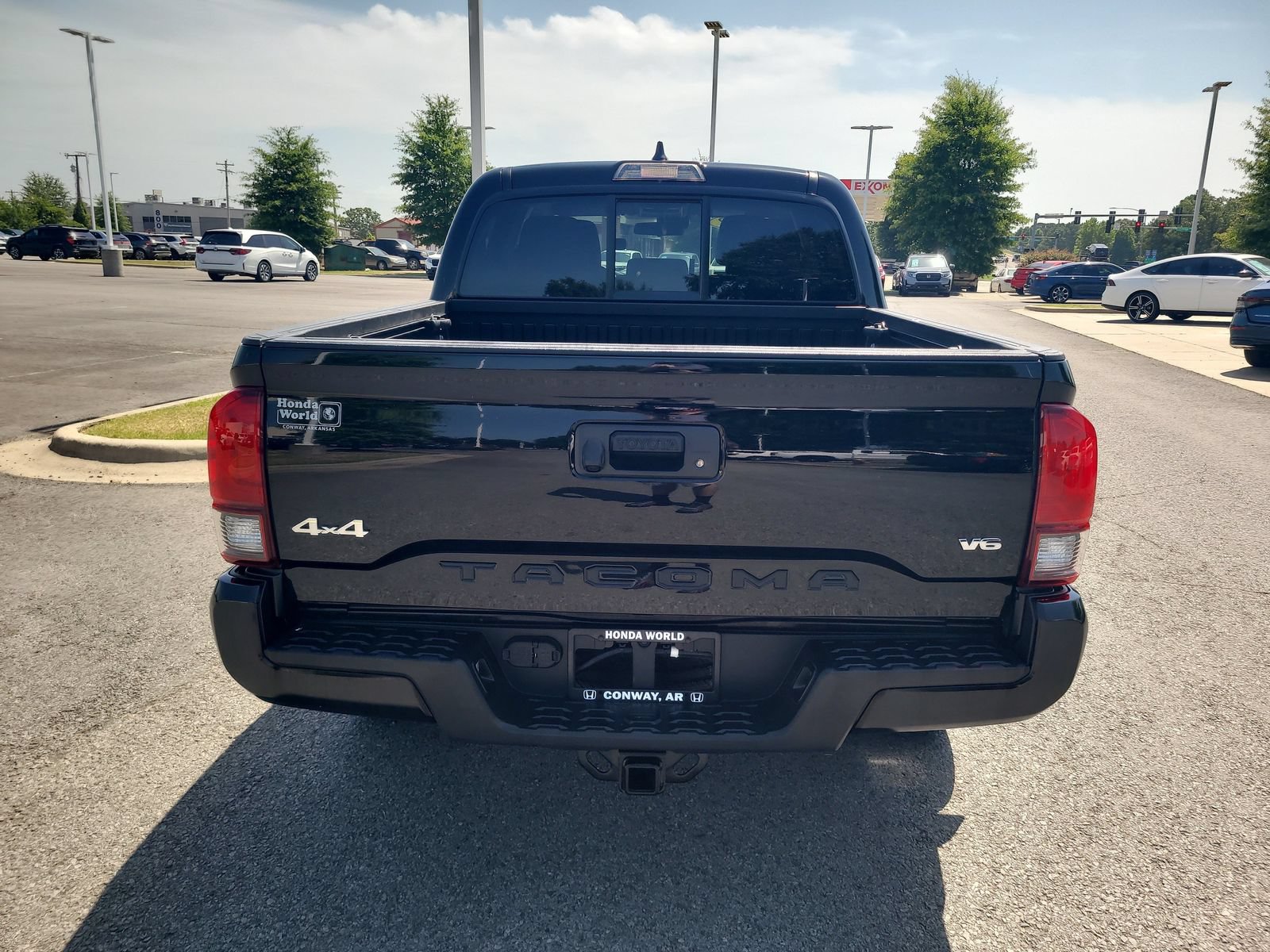 Used 2022 Toyota Tacoma SR AWD/4WD image 4