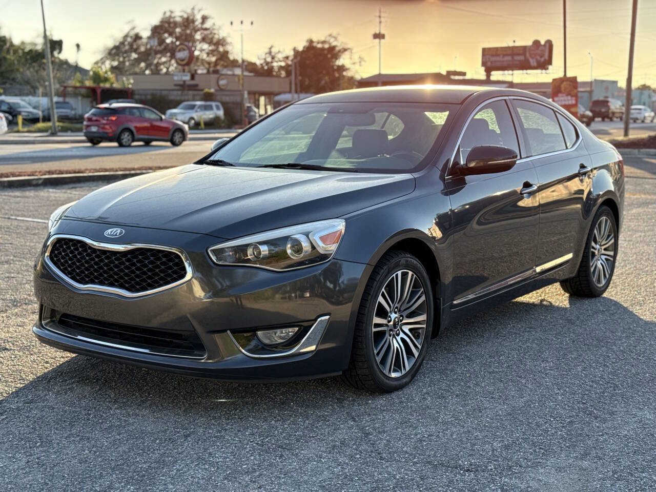 Used 2014 Kia Cadenza Premium image 2