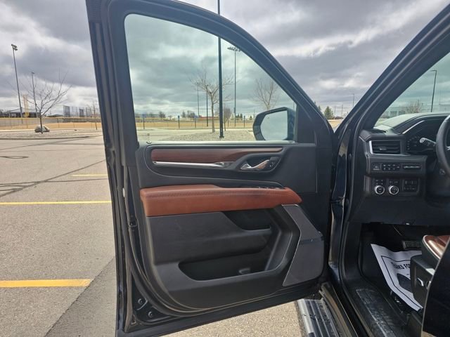 Used 2023 GMC Yukon Denali Ultimate w/ LPO, Floor Liner Package image 4