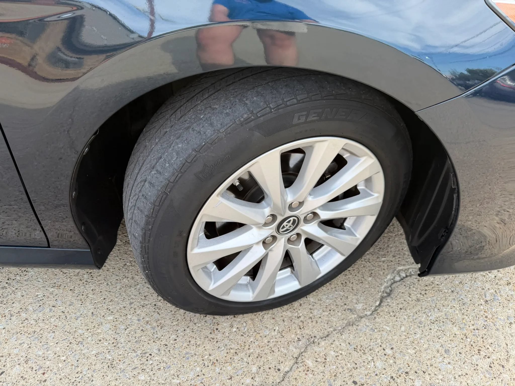 Used 2019 Toyota Camry LE FWD image 9