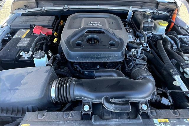 Used 2022 Jeep Wrangler Unlimited Sahara w/ Cold Weather Group image 10