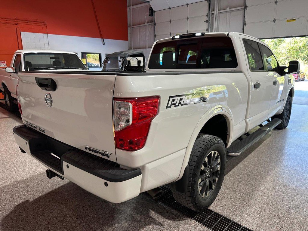 Used 2018 Nissan Titan PRO-4X w/ Pro-4x Convenience Package AWD/4WD image 3