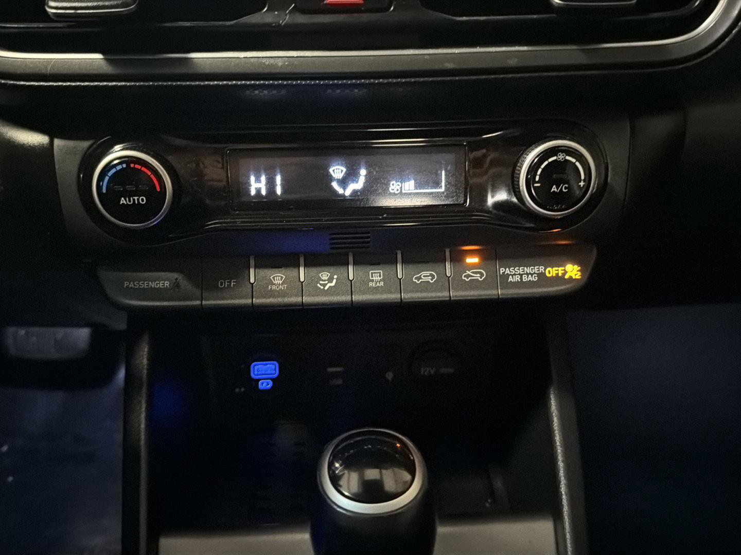 Used 2022 Hyundai Kona Limited image 23