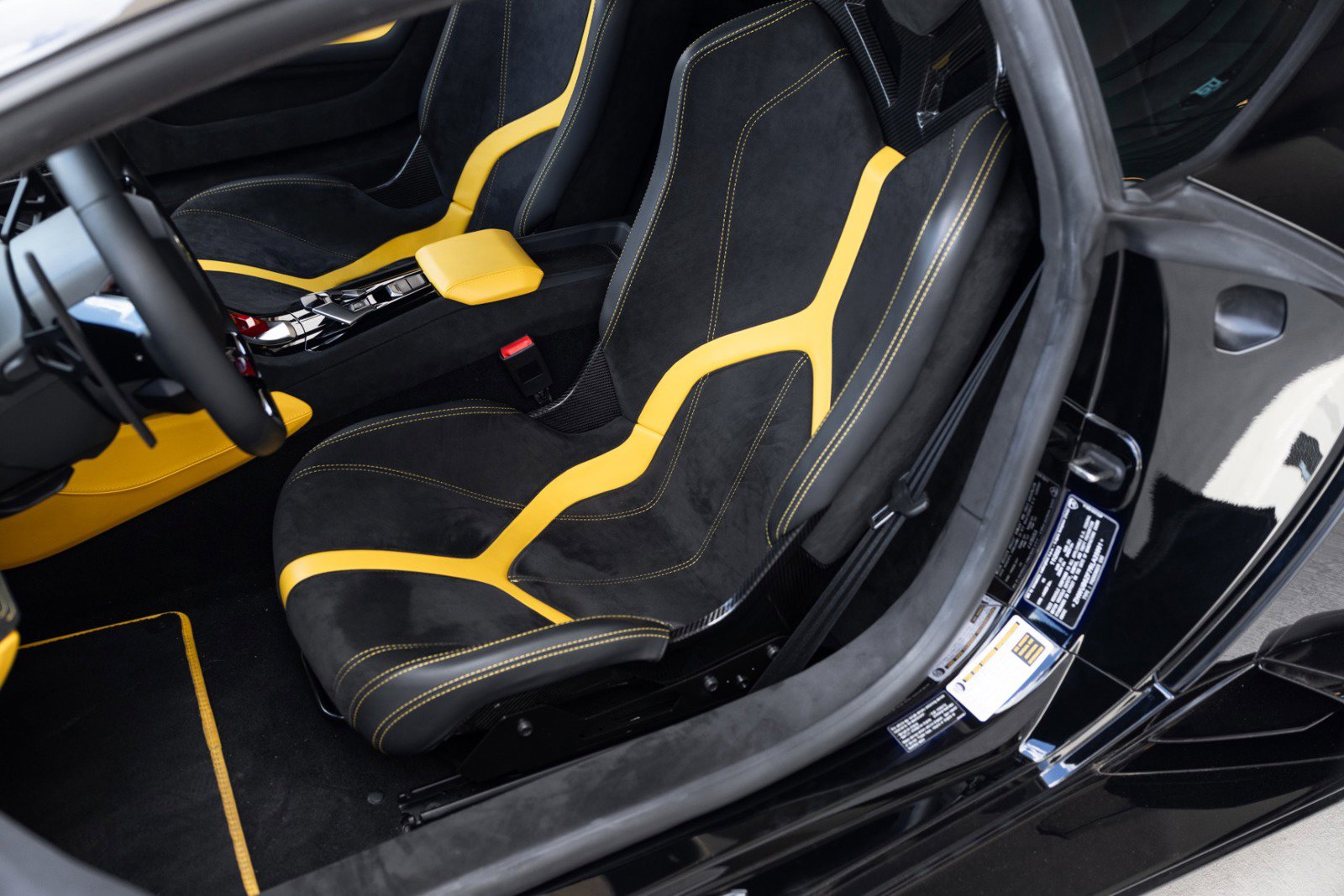 Used 2024 Lamborghini Huracan Tecnica image 16