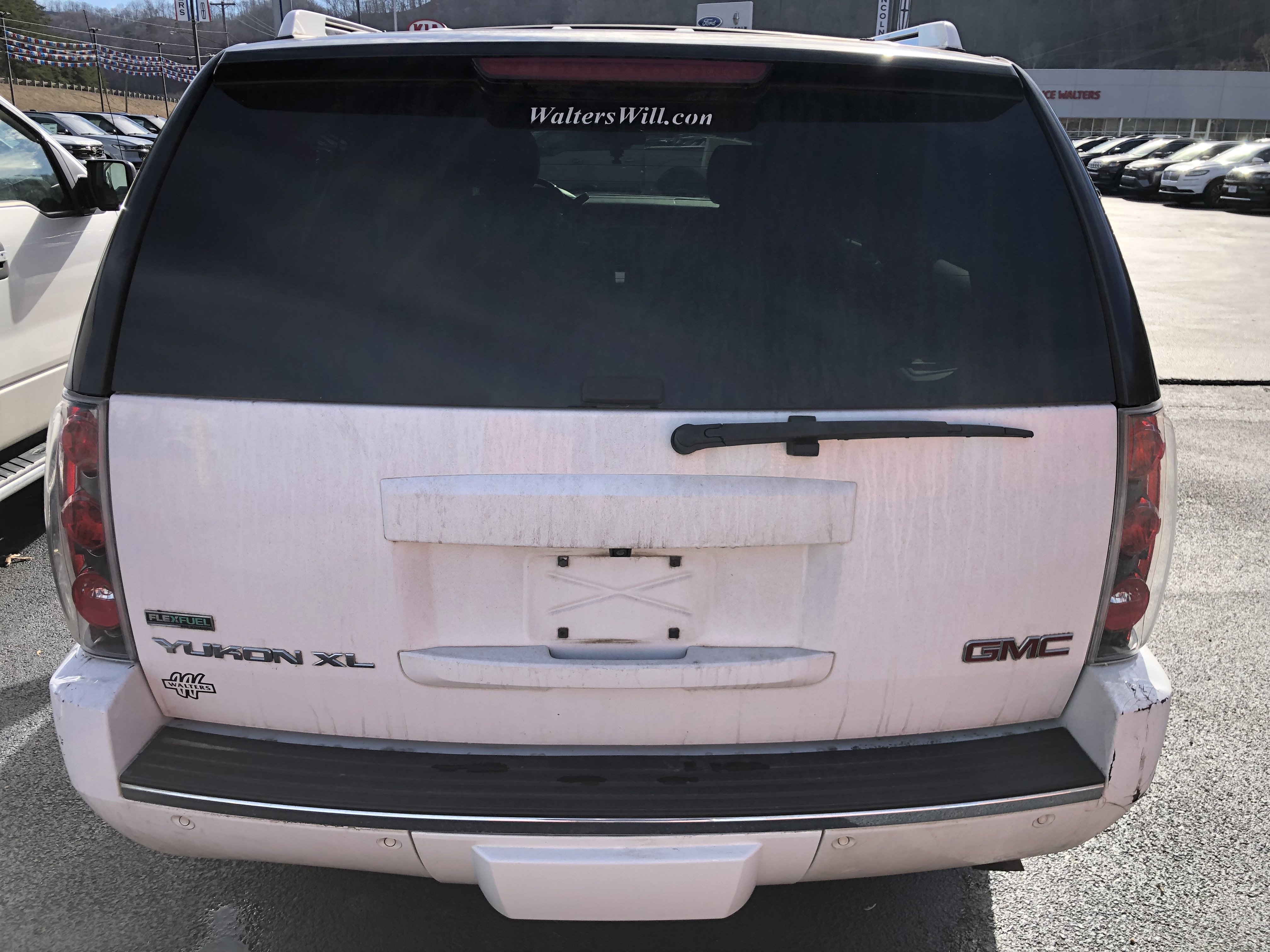 Used 2012 GMC Yukon XL Denali image 14