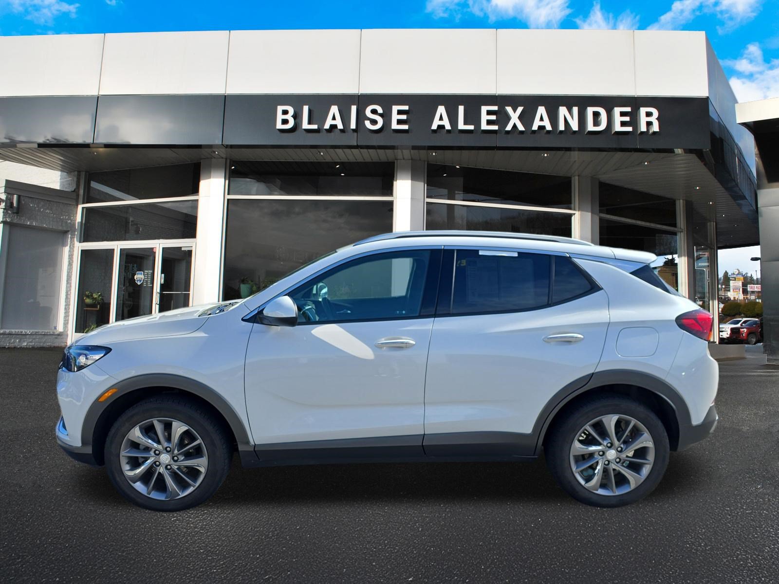Used 2023 Buick Encore GX Essence w/ Experience Buick Package AWD/4WD image 8