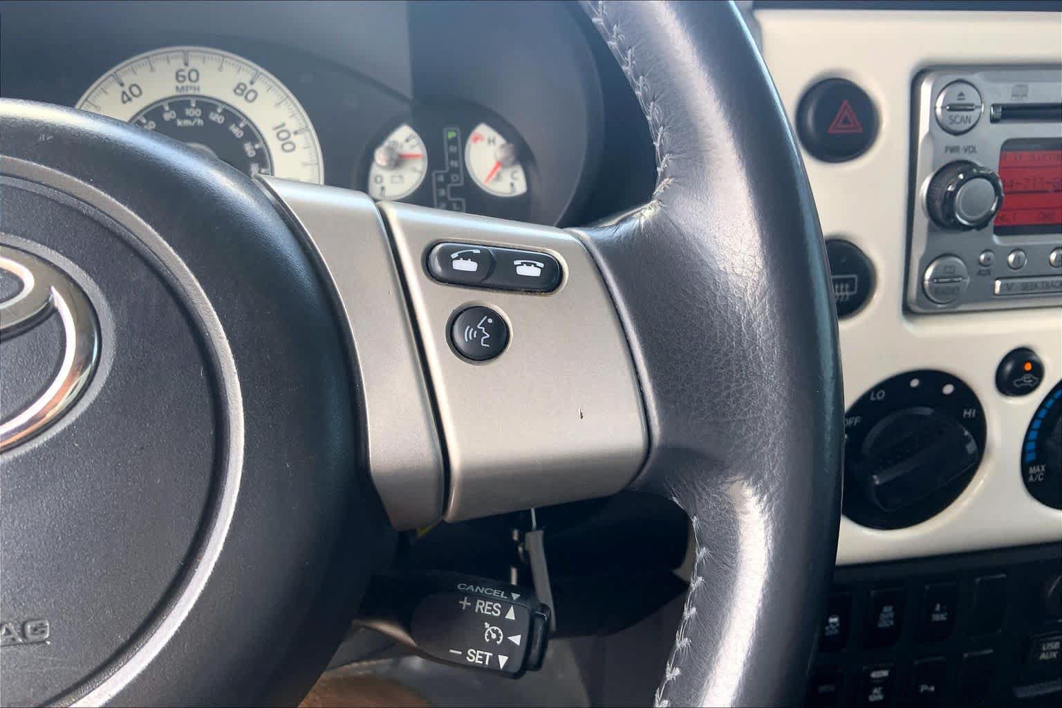 Used 2014 Toyota FJ Cruiser 4WD w/ Upgrade Package image 24