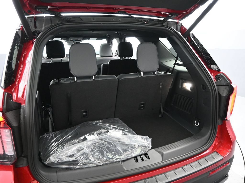 New 2026 Ford Explorer ST-Line w/ ST-Line Street Pack AWD/4WD image 26