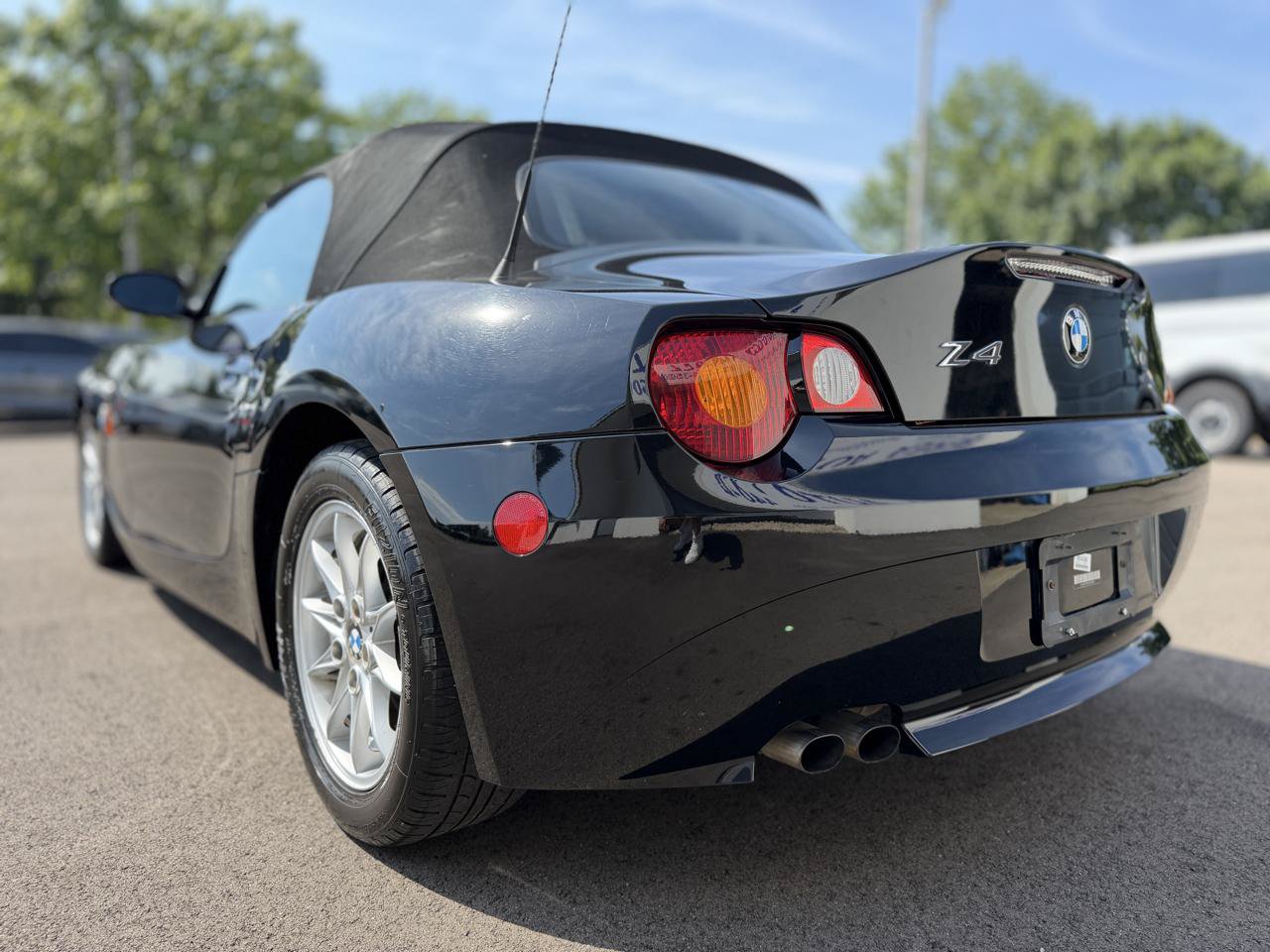 Used 2003 BMW Z4 2.5i RWD image 12