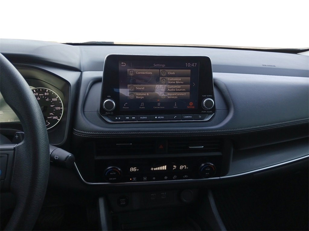 Used 2024 Nissan Rogue SV image 12