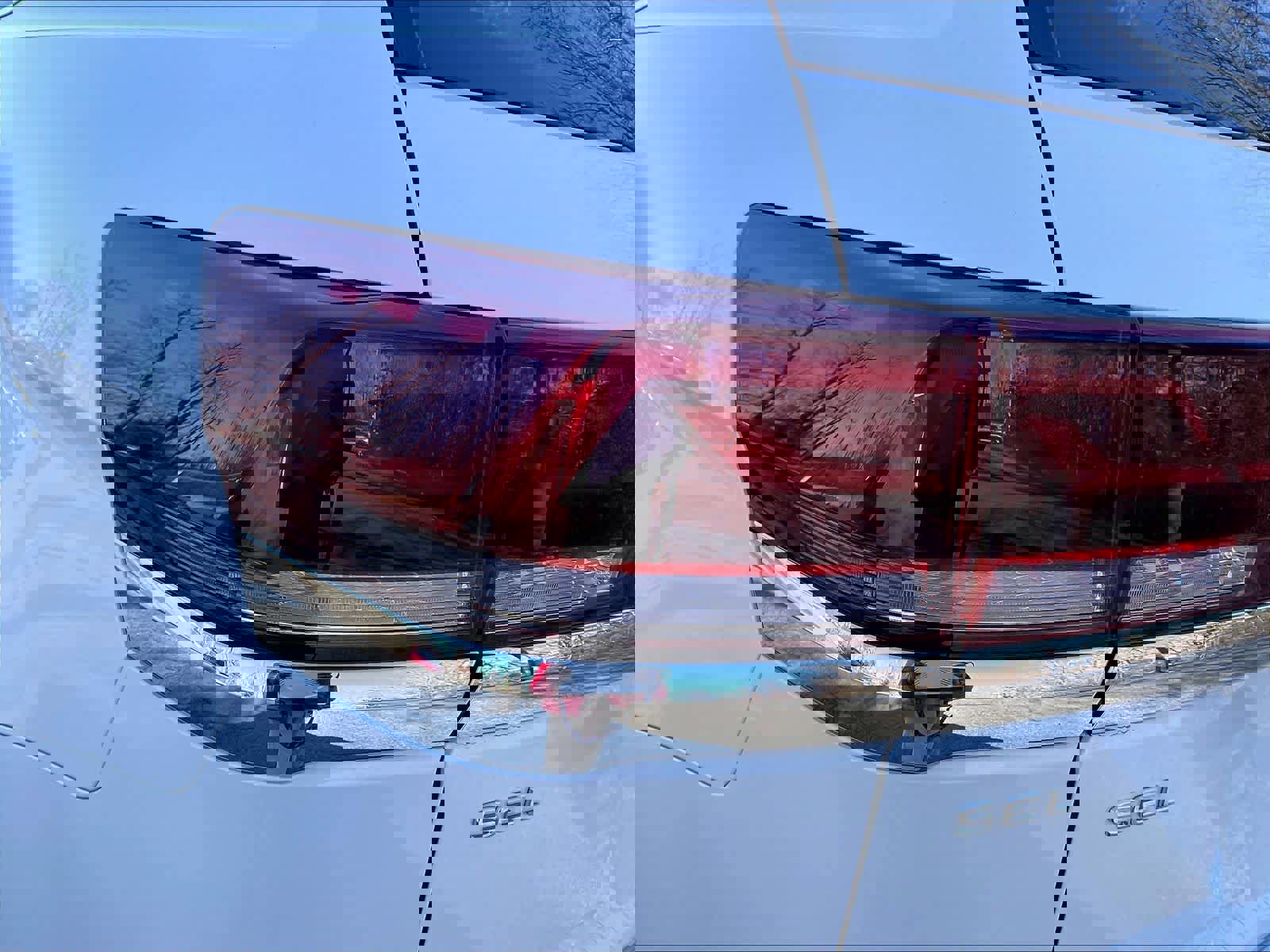 Certified 2024 Volkswagen Atlas SEL Premium R-Line image 33