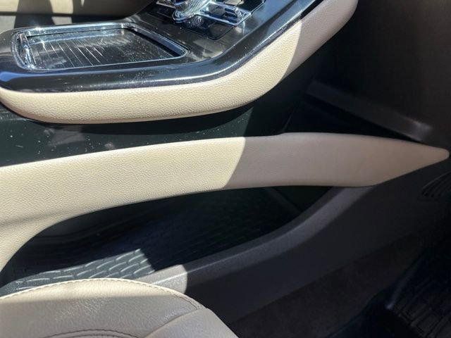 Used 2022 Lincoln Nautilus AWD w/ Premium Package image 16