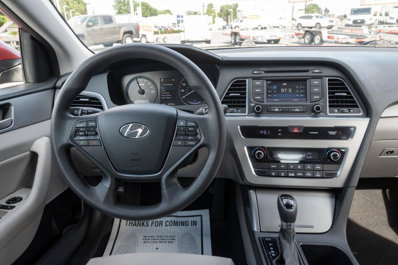 Used 2016 Hyundai Sonata SE FWD image 22