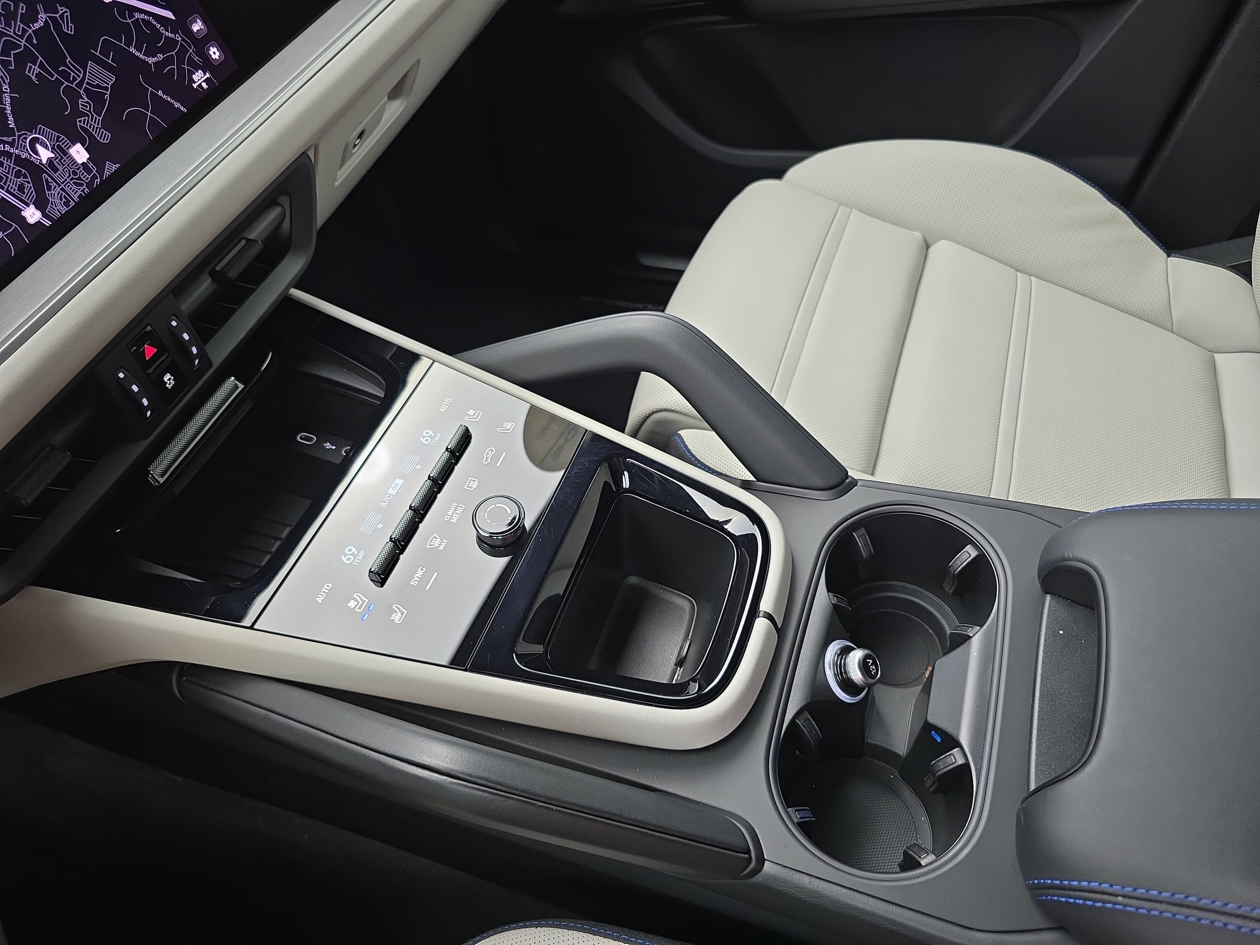 Certified 2026 Porsche Cayenne E-Hybrid AWD/4WD image 27