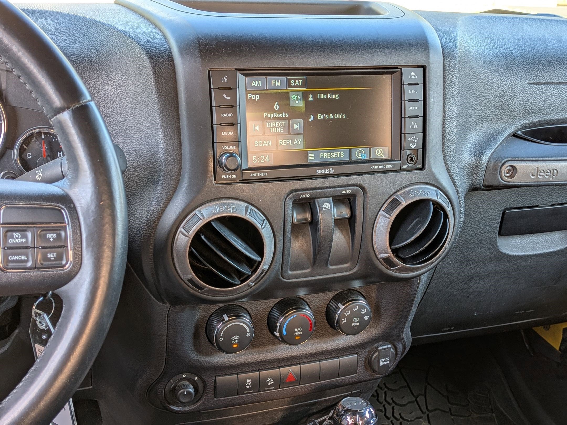 Used 2015 Jeep Wrangler Sport image 19
