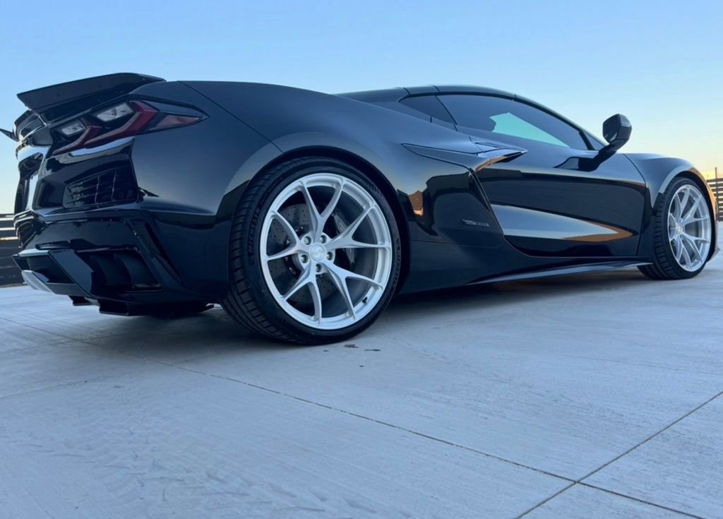 Used 2025 Chevrolet Corvette E-Ray w/ ZER Performance Package AWD/4WD image 4