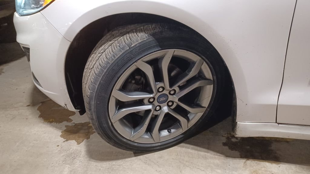 Used 2019 Ford Fusion Titanium image 3