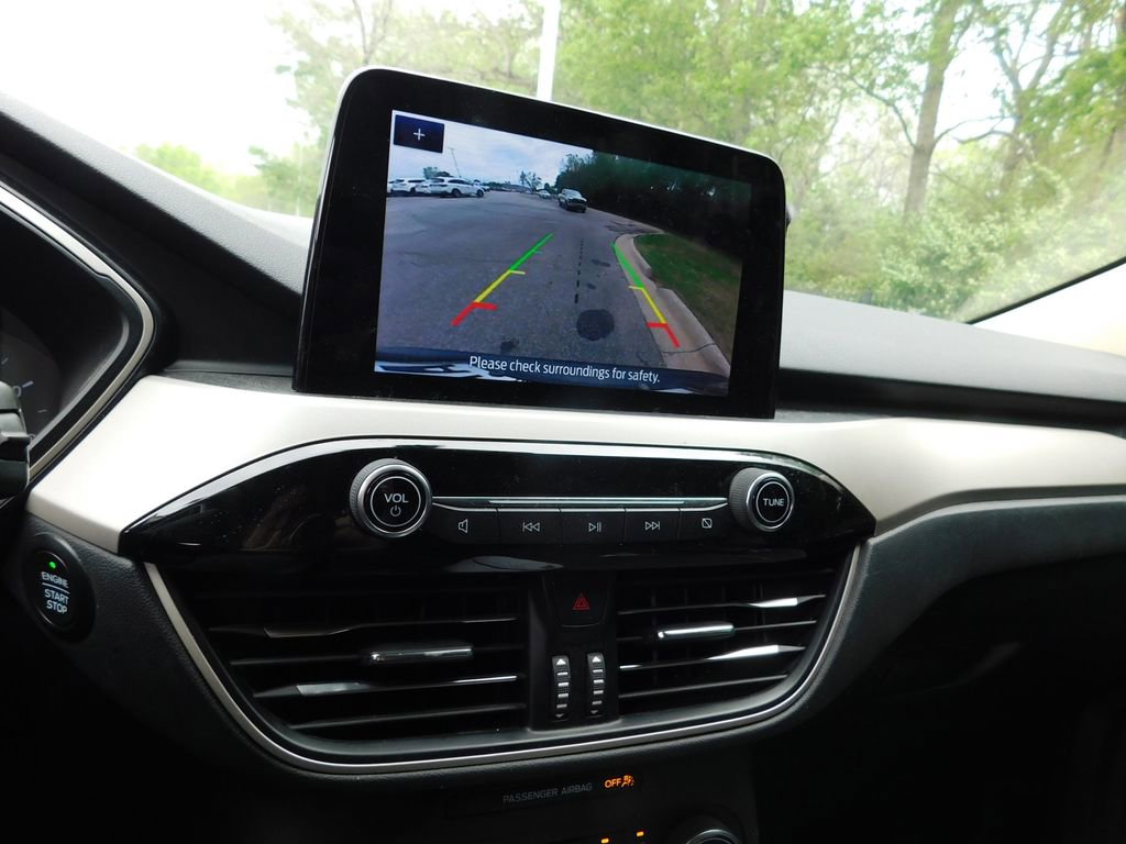 Used 2020 Ford Escape SE image 10