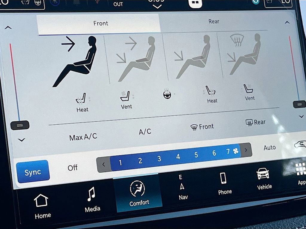 New 2027 Chrysler Pacifica Limited FWD image 20