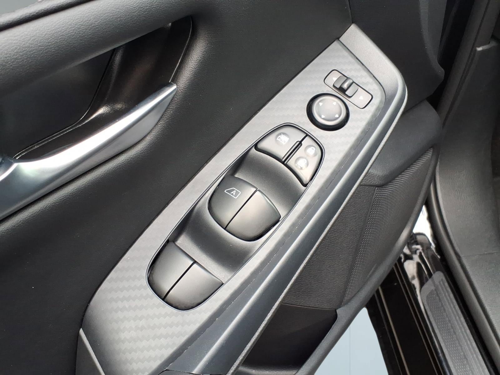 Used 2025 Nissan Sentra SV w/ All-Weather Package image 9