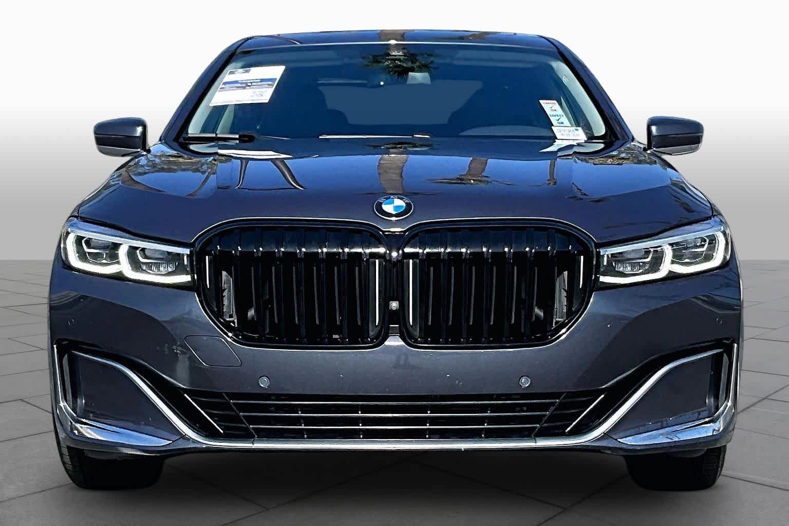 Used 2020 BMW 740i xDrive w/ Cold Weather Package AWD/4WD image 3