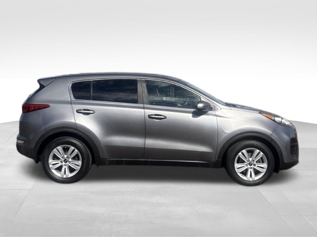 Used 2017 Kia Sportage LX FWD image 2