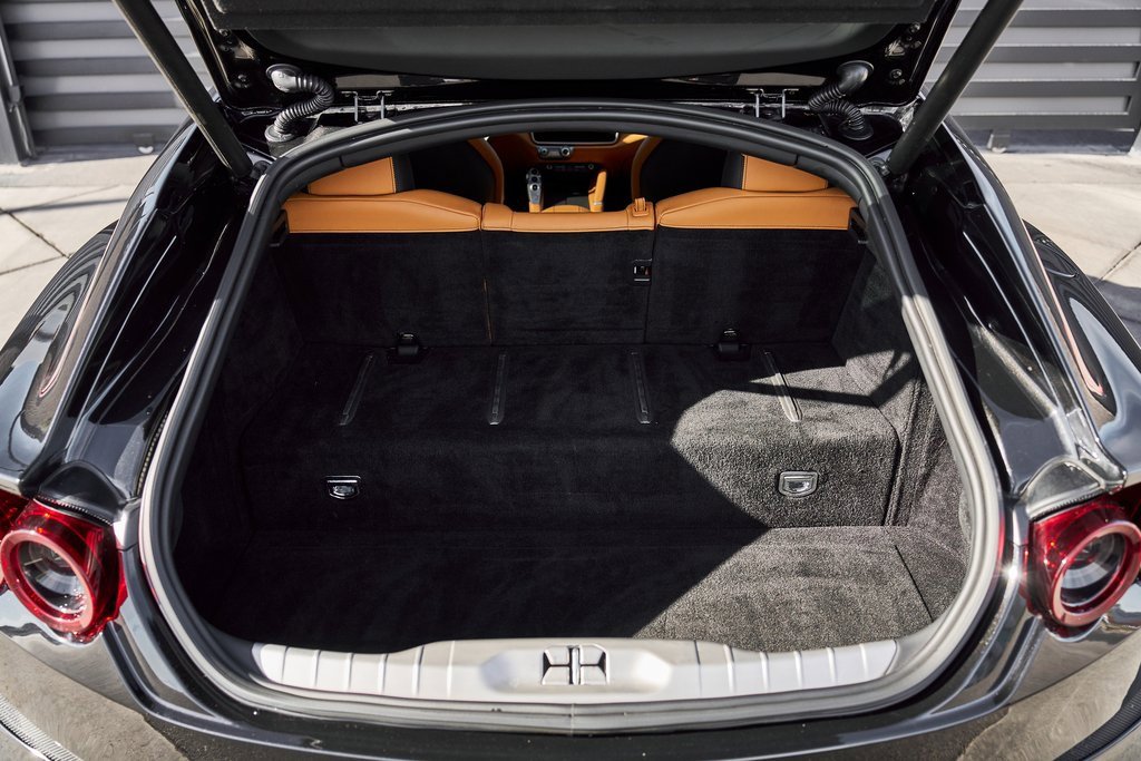 Used 2018 Ferrari GTC4Lusso image 22