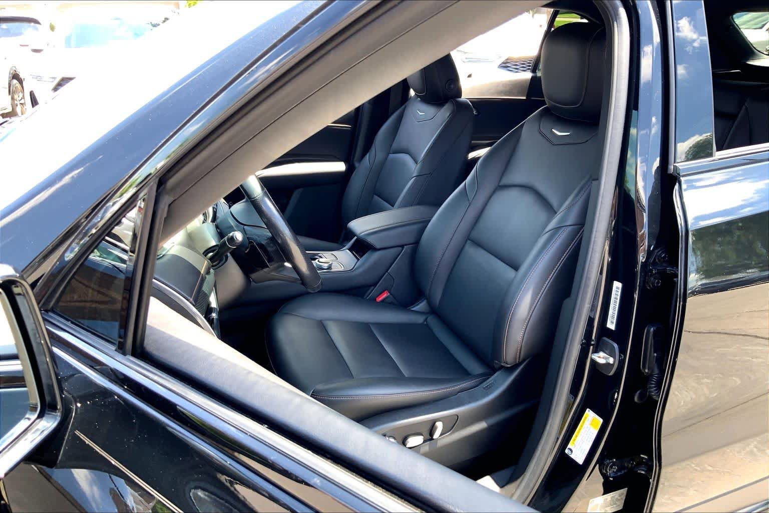 Used 2020 Cadillac XT4 Sport w/ Cold Weather Package FWD image 8