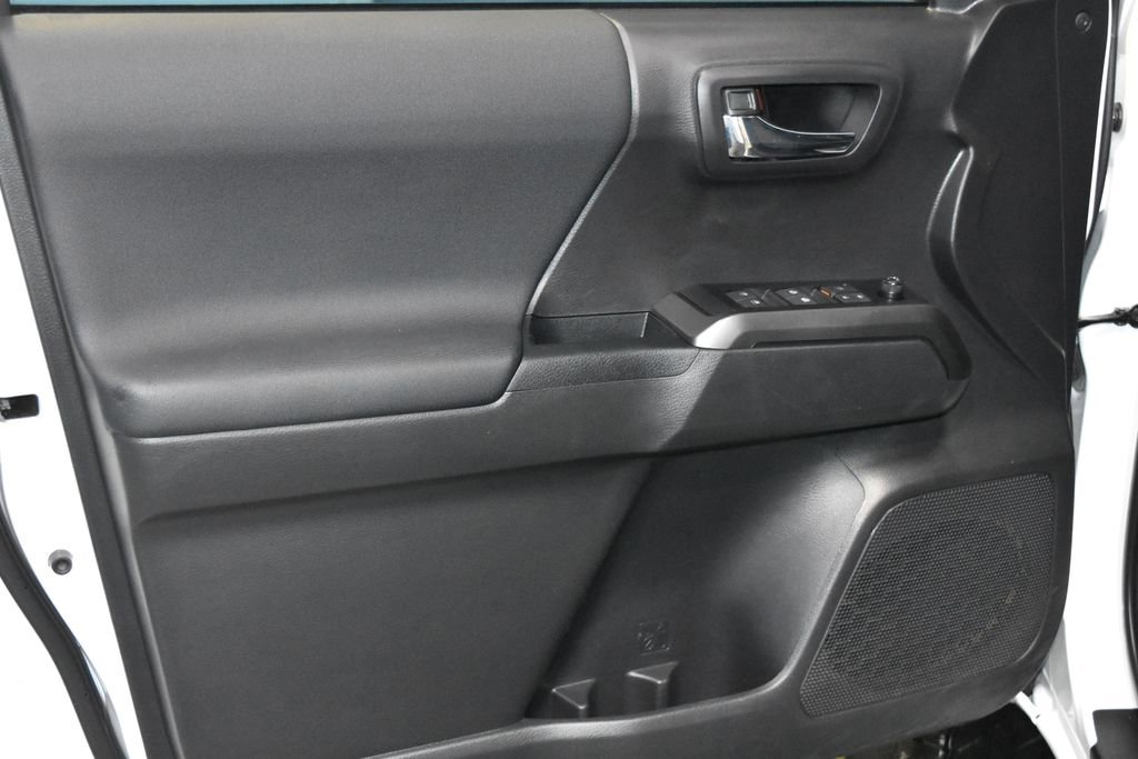 Used 2022 Toyota Tacoma TRD Sport image 4