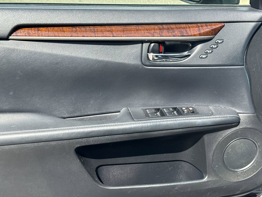 Used 2015 Lexus ES 350 w/ Luxury Package image 10