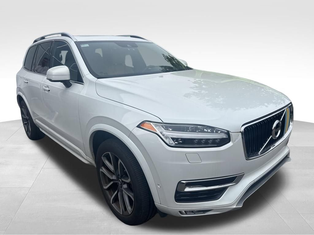 Used 2017 Volvo XC90 T6 Momentum AWD/4WD image 2