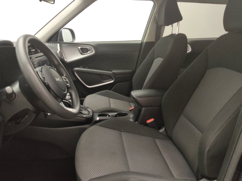 Used 2022 Kia Soul LX FWD image 17