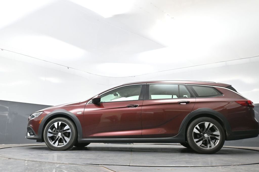 Used 2018 Buick Regal Preferred w/ Sights and Sounds Package AWD/4WD image 30