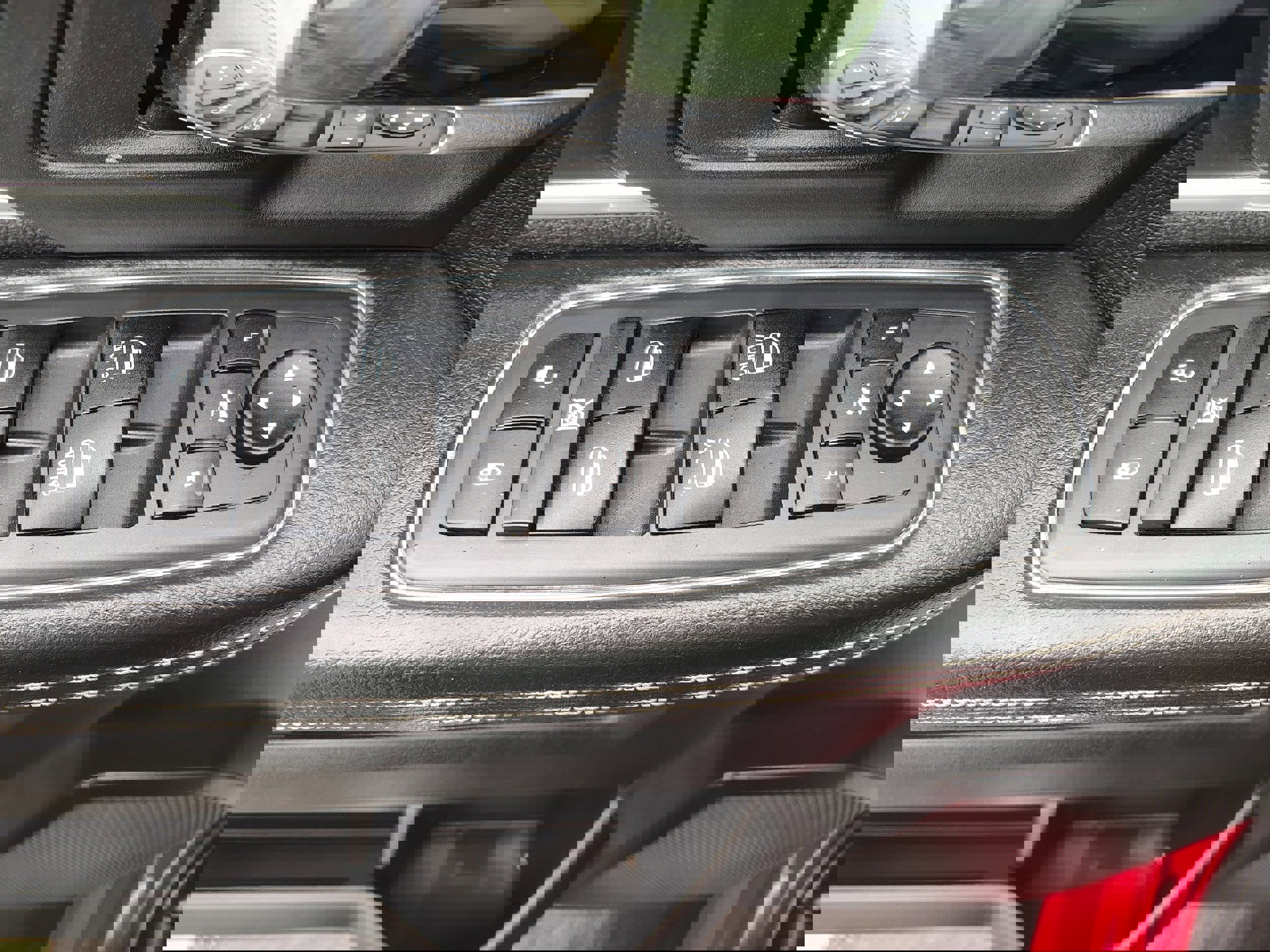 Certified 2021 RAM 1500 Classic Warlock w/ Luxury Group image 19