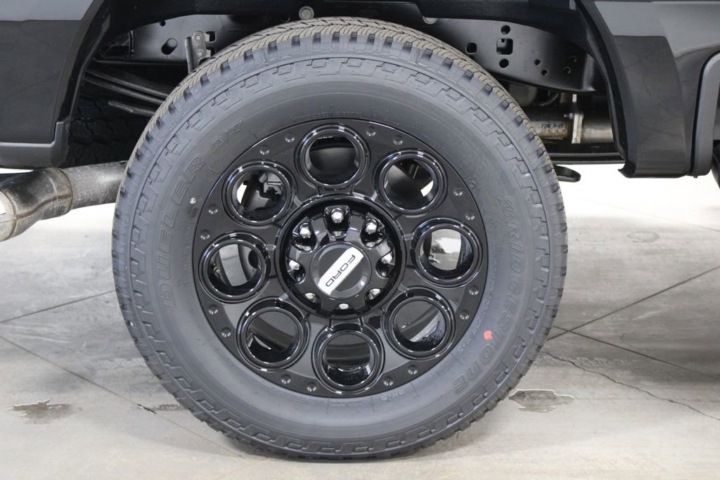 New 2026 Ford F250 Lariat w/ Black Appearance Package image 15