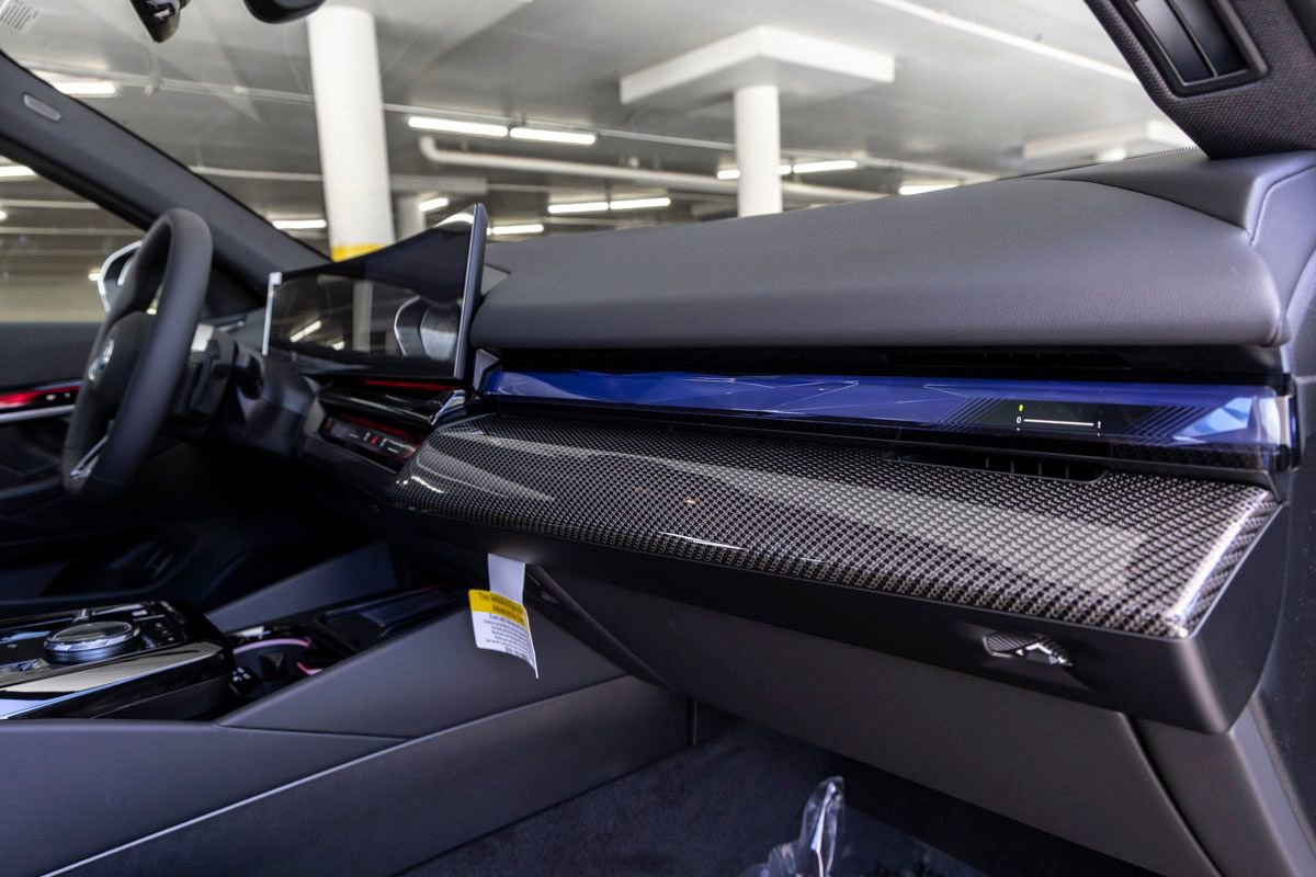 New 2026 BMW 550e xDrive AWD/4WD image 34