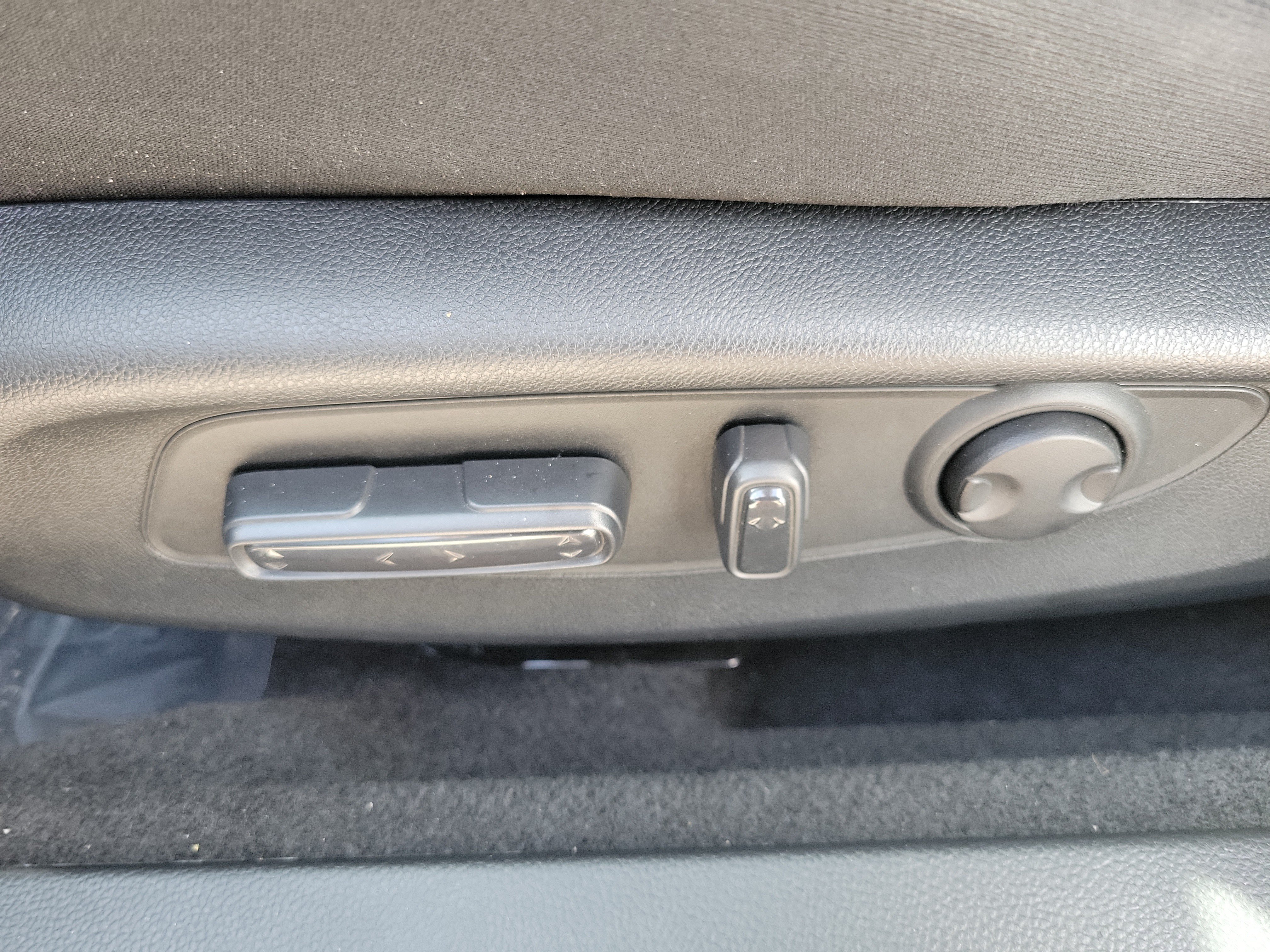 Certified 2024 Honda Accord EX image 28