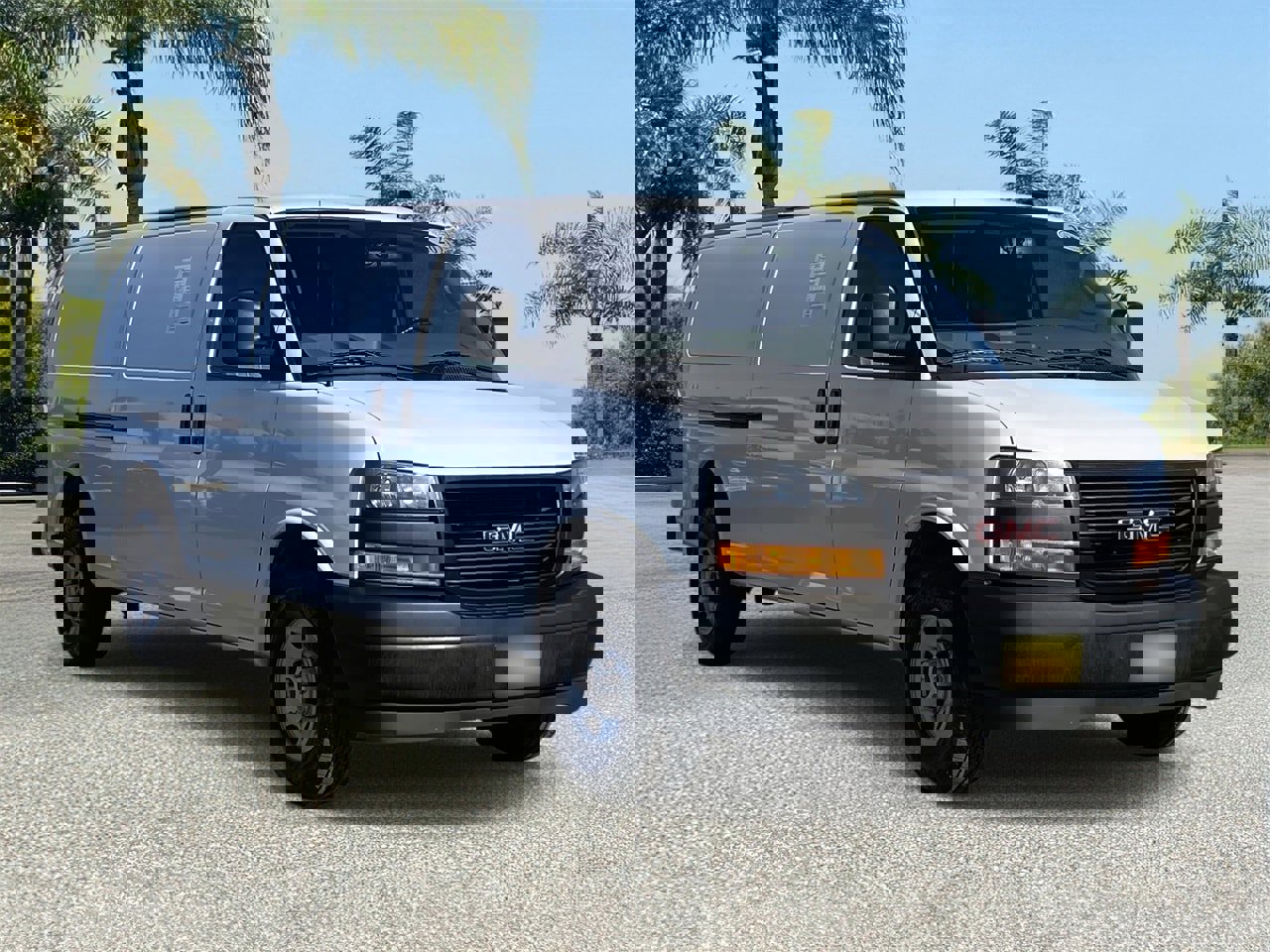 Used 2023 GMC Savana 2500 Extended w/ Driver Convenience Package image 5