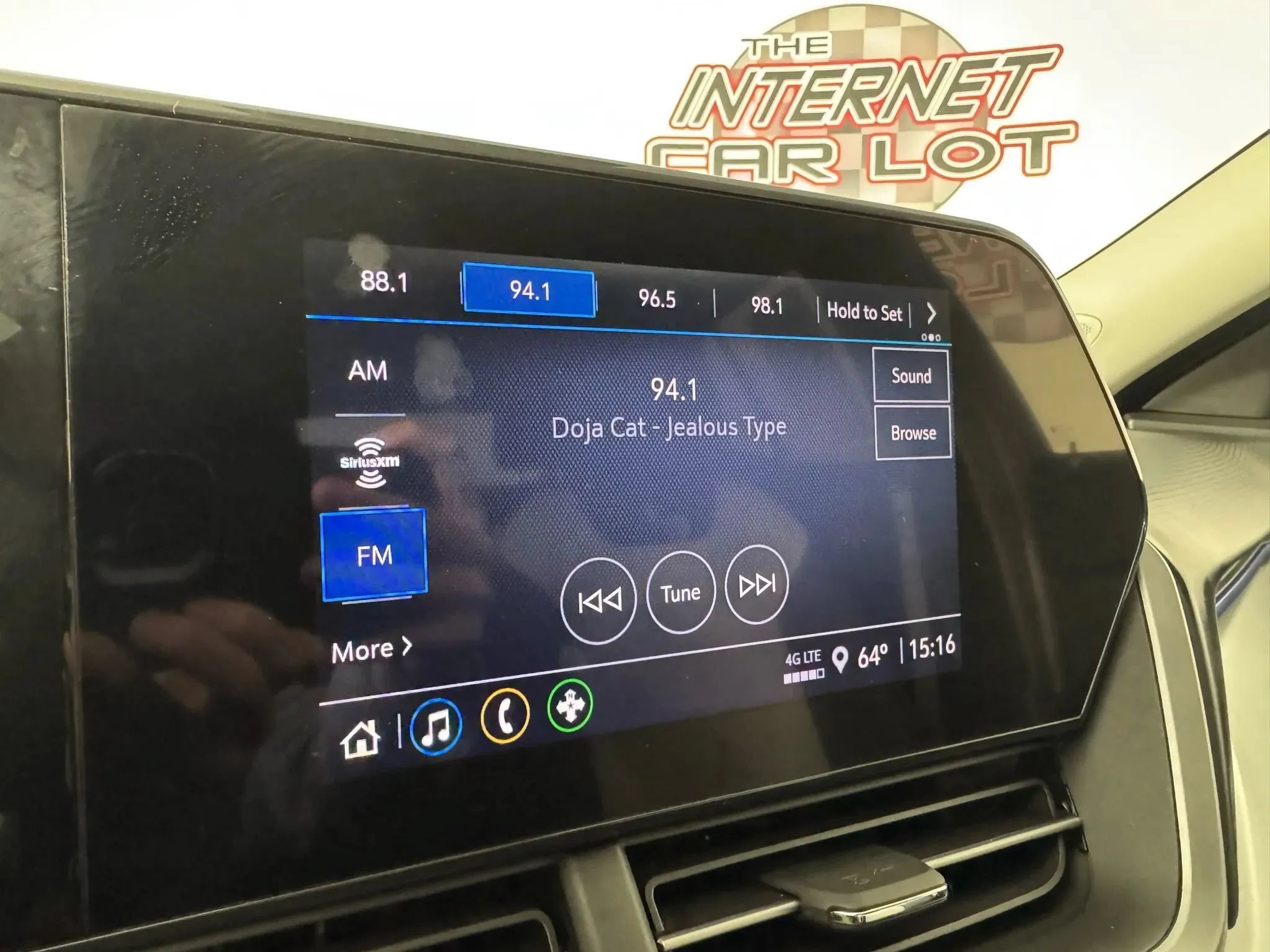 Used 2025 Chevrolet Trax LS FWD image 18