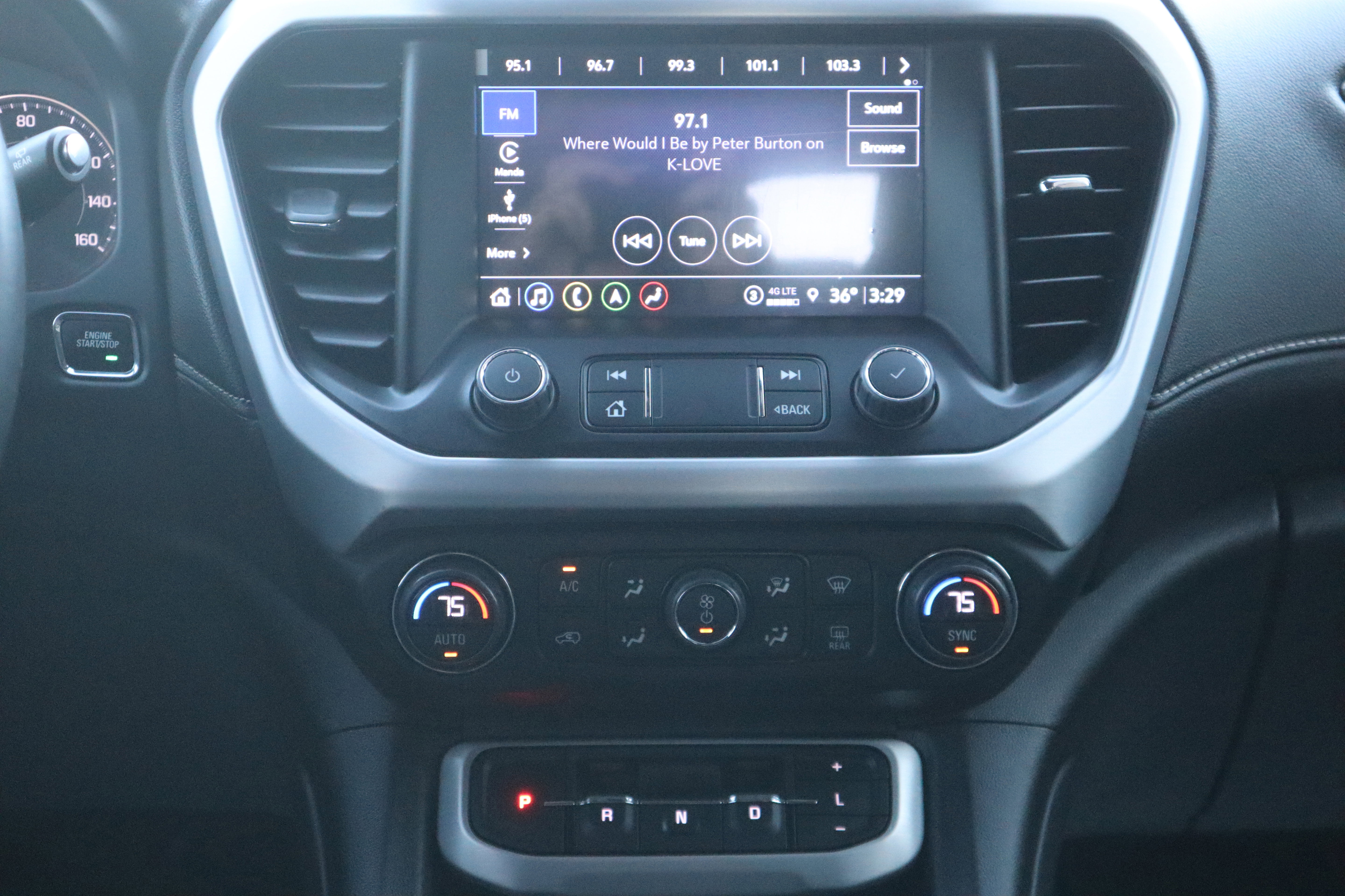 Used 2023 GMC Acadia SLT w/ Elevation Edition image 13