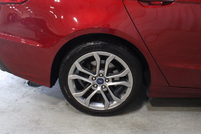 Used 2019 Ford Fusion SEL FWD image 25