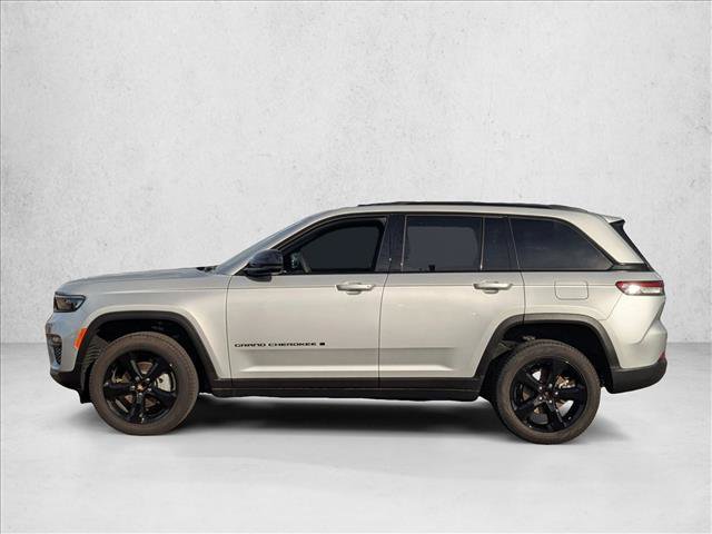 New 2025 Jeep Grand Cherokee Limited w/ Black Appearance Package RWD image 5