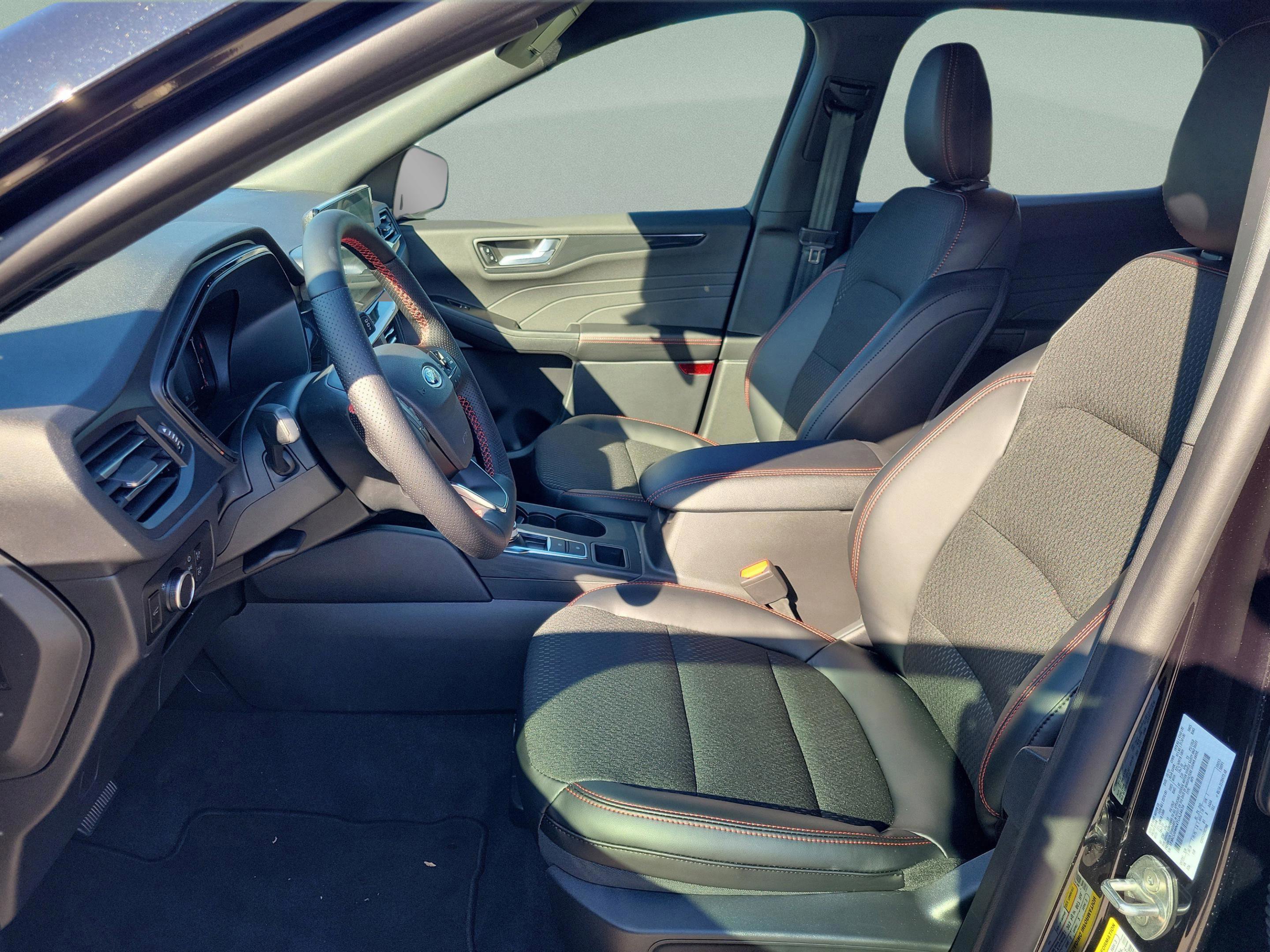 New 2026 Ford Escape ST-Line w/ Tech Pack #1 image 30