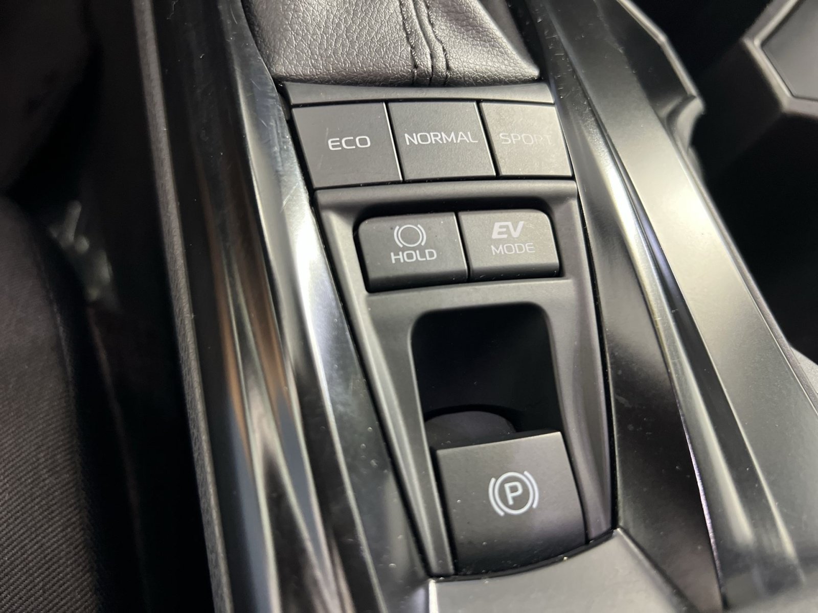 Used 2026 Toyota Camry LE FWD image 32
