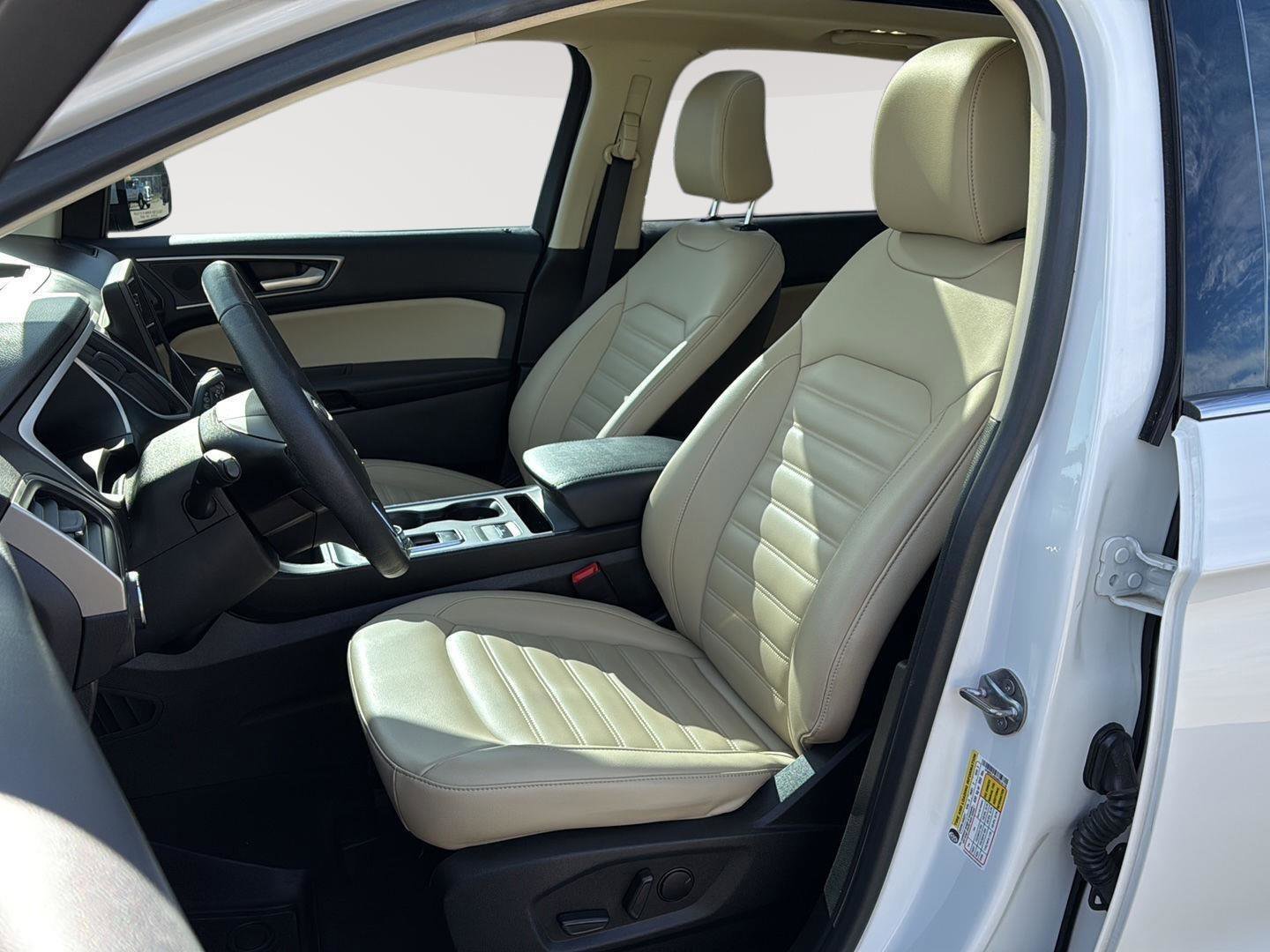 Used 2021 Ford Edge SEL w/ Convenience Package image 12