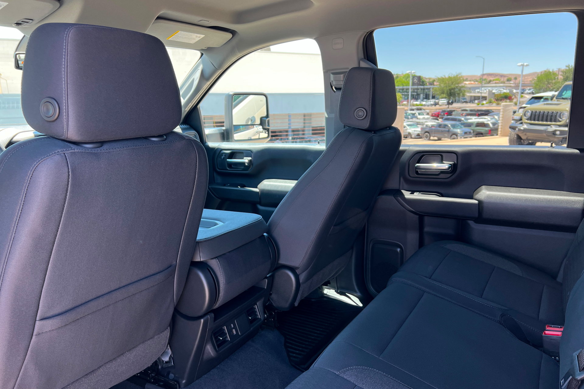 New 2026 Chevrolet Silverado 2500 Custom w/ Custom Value Package AWD/4WD image 20