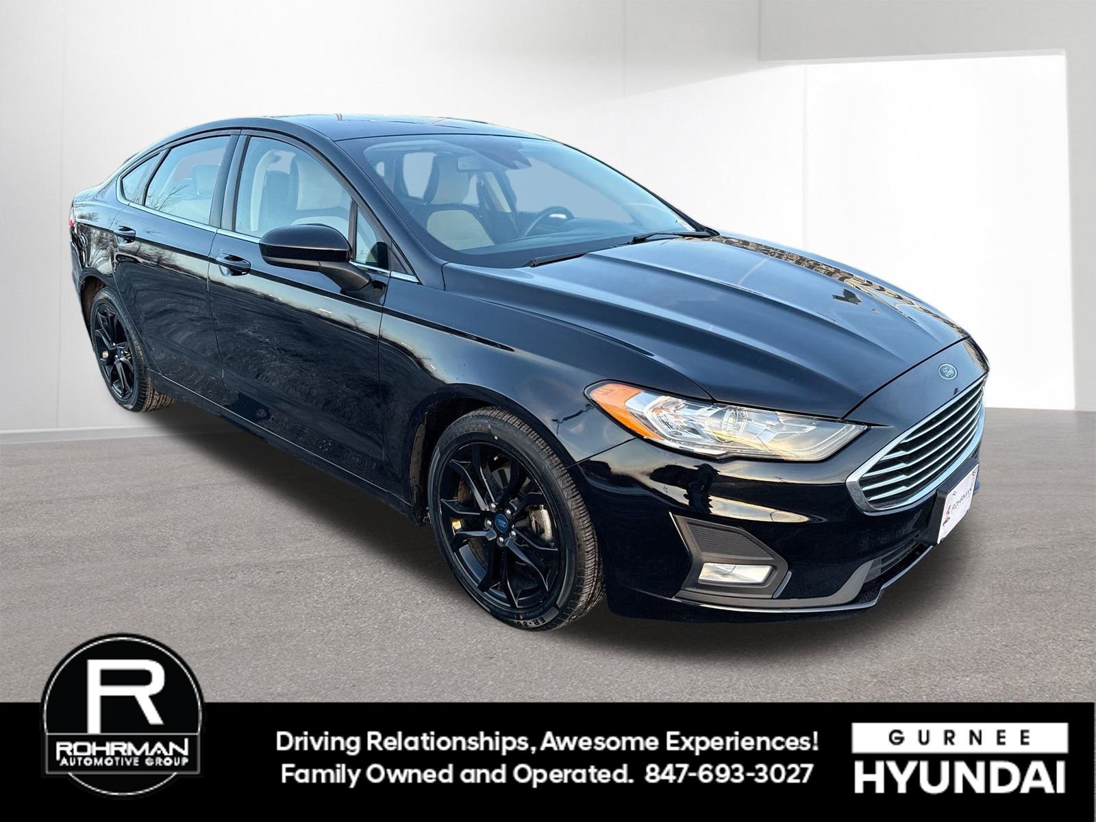 Used 2019 Ford Fusion SE w/ Equipment Group 151A image 2