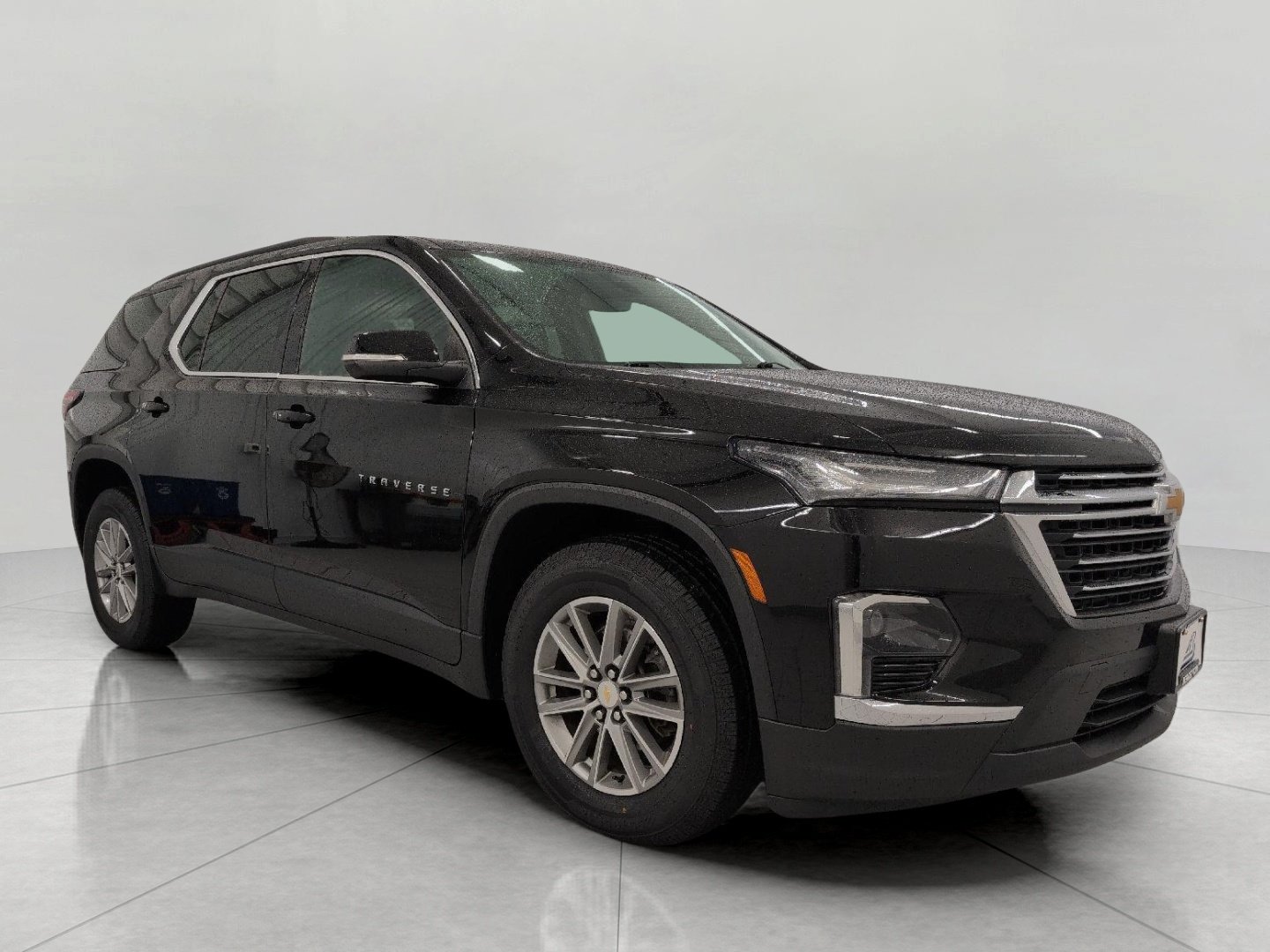 Used 2023 Chevrolet Traverse LT