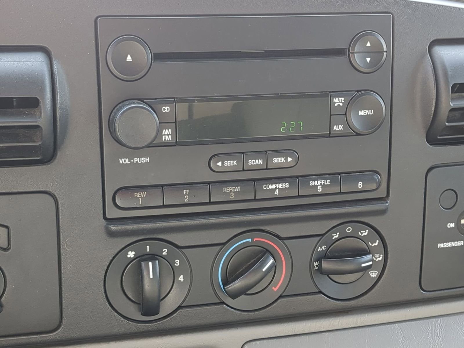 Used 2006 Ford F350 XLT image 28